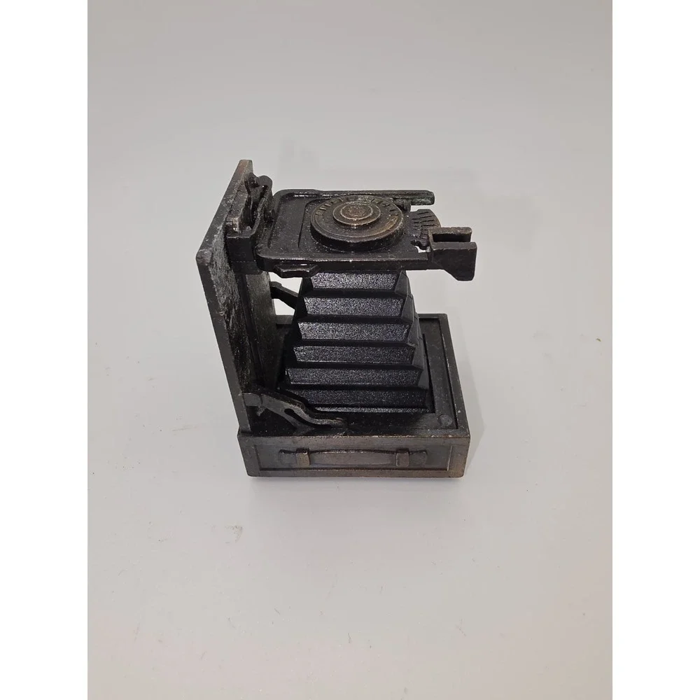 Miniature Novelty Old Camera Pencil Sharpener